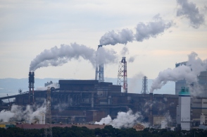 Η ρύπανση από τα ορυκτά καύσιμα ευθύνεται για 5 εκατομμύρια θανάτους τον χρόνο, αποκαλύπτει νέα μελέτη