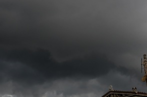 Σύννεφα στην Αθήνα