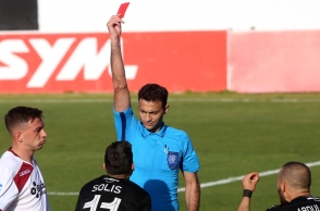 Ξεκινούν απεργία οι διαιτητές και ζητούν συνάντηση με τον πρωθυπουργό Ποιες είναι οι απαιτήσεις τους - Στον αέρα το πρωτάθλημα