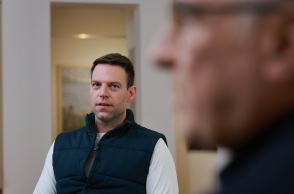 Κασσελάκης: «Κλασσική προσέγγιση της κυβέρνησης - Όταν δε μπορεί να λύσει ένα θέμα, οριζόντιο μέτρο παντού»