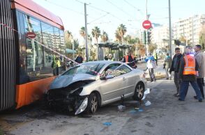 Ένας νεκρός και ένας τραυματίας από τη σύγκρουση ΙΧ με τραμ