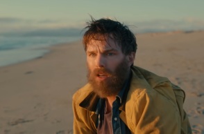 Οι Rolling Stones κυκλοφόρησαν το νέο τους βίντεο κλιπ «Mess It Up» με πρωταγωνιστή τον Nicholas Hoult Από το τελευταίο τους άλμπουμ, «Hackney Diamonds»