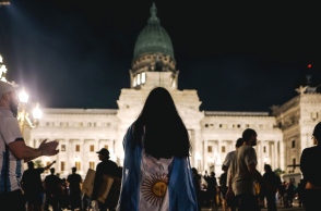 Αργεντινή: Ξεκίνησαν οι πορείες διαμαρτυρίας ενάντια στα οικονομικά μέτρα του Milei Οι διαδηλωτές κινδυνεύουν να χάσουν κρατικά επιδόματα