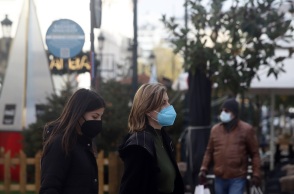 To κοκτέιλ αναπνευστικών ιώσεων δοκιμάζει τις αντοχές του ΕΣΥ για 4η χρονιά