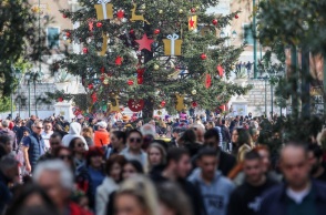 Εορταστικό Ωράριο: Πώς θα λειτουργήσουν τα καταστήματα