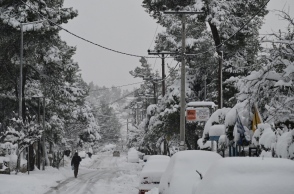 Χιονοπτώσεις για αύριο Τρίτη στα ορεινά με έντονες βροχές και καταιγίδες 