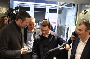 Χειμερινές εκπτώσεις: Επίσκεψη Σκρέκα σε εμπορικά καταστήματα © ΓΙΩΡΓΟΣ ΚΟΝΤΑΡΙΝΗΣ/EUROKINISSI