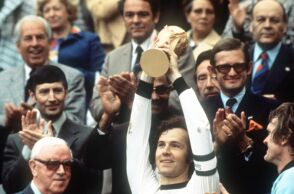 Παγκόσμιος θρήνος στο ποδόσφαιρο – Πέθανε ο Φραντς Μπεκενμπάουερ!