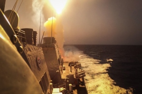 Υεμένη: Καταρρίφθηκε πύραυλος των Χούθι εναντίον αμερικανικού αντιτορπιλικού