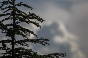 Άστατος ο καιρός την Τρίτη - Πού αναμένονται καταιγίδες - Άνεμοι έως 7 μποφόρ στο Αιγαίο