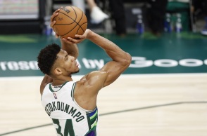 Ο Γιάννης Αντετοκούνμπο