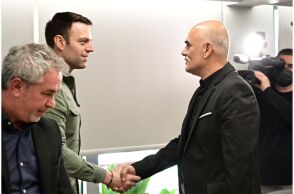 ΣΥΝΑΝΤΗΣΗ ΤΟΥ ΠΡΟΕΔΡΟΥ ΤΟΥ ΣΥΡΙΖΑ-ΠΣ ΣΤΕΦΑΝΟΥ ΚΑΣΣΕΛΑΚΗ ΜΕ ΕΚΠΡΟΣΩΠΟΥΣ ΤΗΣ ΑΛΒΑΝΙΚΗΣ ΚΟΙΝΟΤΗΤΑΣ ΣΤΗΝ ΕΛΛΑΔΑ