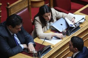 Αντιπαράθεση στη Βουλή για την επιστολική ψήφο