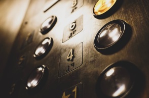 «Δράκος» των ασανσέρ: Δύο ανήλικες δέχθηκαν σεξουαλική επίθεση στον Αγ. Παντελεήμονα