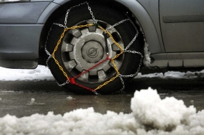 Υποχρεωτικές από τη Δευτέρα οι αλυσίδες στα αυτοκίνητα ενόψει κακοκαιρίας