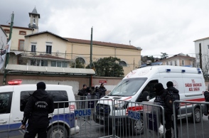 Βίντεο ντοκουμέντο από την επίθεση με έναν νεκρό σε καθολική εκκλησία στην Κωνσταντινούπολη