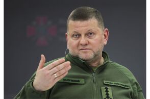 Oυκρανία: Αρνείται να παραιτηθεί ο αρχηγός των ενόπλων δυνάμεων