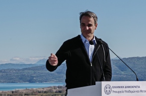 «Δεν θα γίνετε γκαρσόνια» είπε ο Μητσοτάκης στους αγρότες της Βόνιτσας