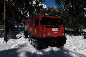 Φυλή: Εγκλωβίστηκαν στο χιόνι και ζητούν να τους παραλάβει ελικόπτερο
