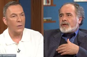 Στούντιο 4 - ΕΡΤ: Άβολο στιγμιότυπο με τον παρουσιαστή και τον καλεσμένο