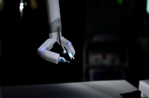 Έφτασε στο Διεθνή Διαστημικό Σταθμό το ρομπότ που θα εκτελεί προσομοιωμένες χειρουργικές επεμβάσεις