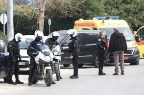 [367203] ΠΥΡΟΒΟΛΙΣΜΟΙ ΣΕ ΝΑΥΤΙΛΙΑΚΗ ΕΤΑΙΡΕΙΑ ΣΤΗΝ ΓΛΥΦΑΔΑ (ΓΙΑΝΝΗΣ ΠΑΝΑΓΟΠΟΥΛΟΣ/EUROKINISSI)