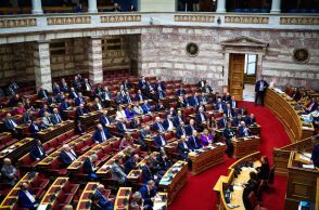 Οι πολιτικοί αρχηγοί για τον γάμο ομόφυλων ζευγαριών