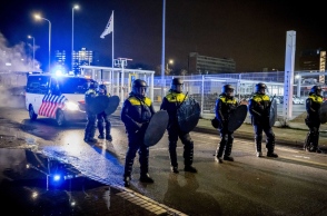 Ολλανδία: Τέσσερις αστυνομικοί τραυματίστηκαν κατά τη διάρκεια συγκρούσεων στη Χάγη μεταξύ ομάδων πολιτών από την Ερυθραία	