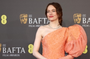 BAFTA: Η άφιξη της  Emma Stone στο Royal Festival Hall του Λονδίνου για την τελετή 