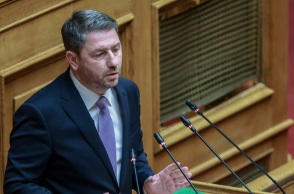 Ανδρουλάκης: Πυρά κατά Φλωρίδη για Predator