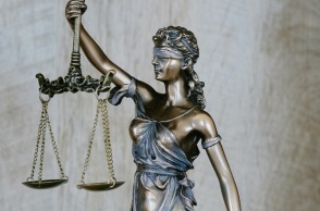 Ψηφίστηκε ο νέος ποινικός κώδικας: «ΝΑΙ» επί της αρχής από ΝΔ, «Όχι» Αντιπολίτευσης