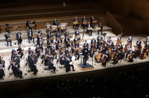 Ο Διονύσης Γραμμένος διευθύνει τη Φιλαρμονική του Λονδίνου