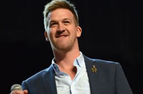 Πέθανε σε ηλικία 49 ετών ο ηθοποιός Κένεθ Μίτσελ μετά από πενταετή μάχη με την ALS