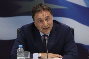 Στην Τράπεζα της Αγγλίας και σε συναντήσεις με επενδυτές στο Λονδίνο ο υποδιοικητής της Τράπεζας της Ελλάδος, Θεόδωρος Πελαγίδης.