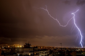 Ραγδαία επιδείνωση του καιρού τη Δευτέρα - Ποιες περιοχές θα επηρεαστούν από την κακοκαιρία