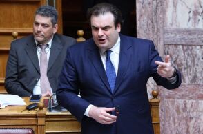 Πιερρακάκης προς Δουδωνή: «“Χάρμα” να διαφωνείτε με Βενιζέλο και Αλιβιζάτο»