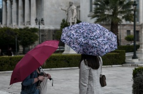 «Μουντός» ο καιρός την Τετάρτη με τοπικές βροχές και καταιγίδες - Πότε θα εξασθενήσουν