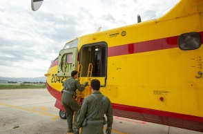 Η Ελλάδα προχωράει στην αγορά 12 Canadair50 χρόνια μετά