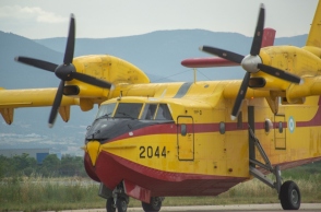 50 χρόνια μετά, η Ελλάδα ξαναπρομηθεύεται Canadair 