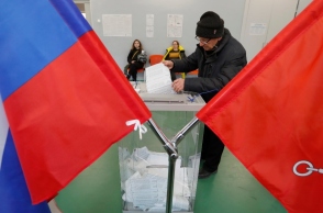 Ρωσία: Εμπρησμοί εκλογικών κέντρων, κυβερνοεπιθέσεις και ρίψη μπογιάς