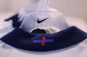 Εξοργισμένοι οι Άγγλοι με την Nike για την αλλαγή στην φανέλα της εθνικής