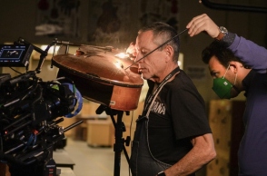 The Last Repair Shop: Πως το Οσκαρικό ντοκιμαντέρ ζωντάνεψε ένα εργαστήριο μουσικών οργάνων στο Λος Άντζελες