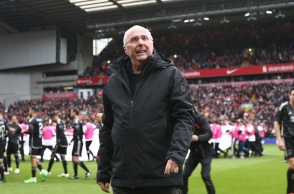 Ρίγη συγκίνησης στο Άνφιλντ: O Σβεν Γκόραν Έρικσον έκανε το όνειρό του πραγματικότητα και αποθεώθηκε