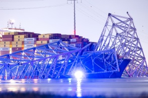 Κατάρρευση γέφυρας στη Βαλτιμόρη: Διασώστες ψάχνουν αγνοούμενους στα νερά - Φόβοι για πολλά θύματα