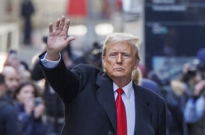 Ο δικαστής επέβαλε και πάλι πρόστιμο στον πρώην πρόεδρο, προειδοποιεί για φυλάκισή του