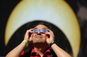 Εκατομμύρια Αμερικανοί έτοιμοι να παρατηρήσουν την ολική έκλειψη ηλίου	 