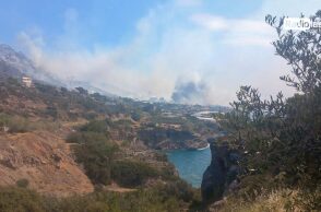 Ιεράπετρα: Αμείωτη η ένταση των ανέμων, διάσπαρτες εστίες