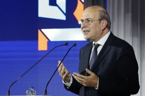 Συνέδριο ΝΔ: Το απρόοπτο με τον Χατζηδάκη και ένα κοριτσάκι 