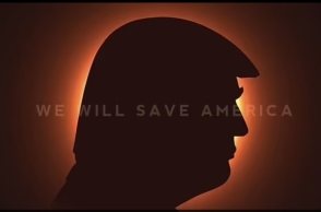 Το κεφάλι του Ντόναλντ Τραμπ καλύπτει σιγά-σιγά ολόκληρο τον ήλιο και μια φράση αναβοσβήνει στην οθόνη: «Θα σώσουμε την Αμερική και θα την κάνουμε υπέροχη ξανά»