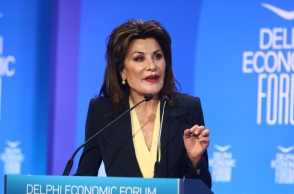 Η Γιάννα Αγγελοπούλου - Δασκαλάκη κατά τη διάρκεια της ομιλίας της στο 9o Οικονομικό Φόρουμ των Δελφών 